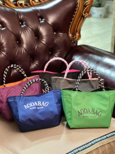 Womens Handbag Lightweight Waterproof Lunch Box Bag Stylish Korean Design Easy to Carry Ideal for Office Goers Meal Storage