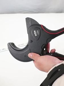 deli | Pipe Cutter 32-75MM Pipe Cutting Scissors Ratchet Cutter Tube Hose Plastic Pipes PVC/PPR Plumbing Manual Cutters Hand Tools