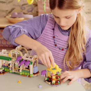 LEGO Friends 42671 Plant Café & Flower Shop (1138 Pieces)