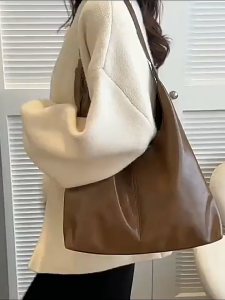 Retro Trendy Tote Bag Womens Niche Design Vintage Casual PU Leather Shoulder Bag Large Capacity Underarm Bag