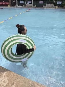 Phao bơi tròn Sọc Retro nhựa PVC dày dặn có tay cầm tiện lợi Đủ Size cho trẻ em và người lớn