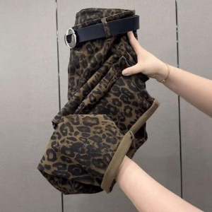 กางเกงขายาวทรงหลวมสไตล์ฮาราจูกุสำหรับผู้ชาย ลายเสือดาว ไซส์ใหญ่ 300 ปอนด์ ทรงหลวมสบาย ๆ สไตล์ย้อนยุคสไตล์อเมริกัน