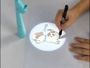 เด็กวาดภาพโปรเจคเตอร์โคมไฟเด็กก่อนวัยเรียนโปรเจคเตอร์การวาดภาพสนุก Graffiti โคมไฟกลางคืนขนาดเล็กโคมไฟตั้งโต๊ะขนาดเล็ก