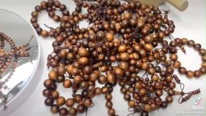 VÒNG TAY GỖ BÁCH XANH- MÙI THƠM TỰ NHIÊN CHÌM NƯỚC LOẠI VIP