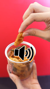 หนังไก่กรอบๆ น้ำพริกหนังไก่กรอบ แบบกระปุก 150 กรัม สูตรเผ็ดน้อย