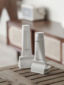 Bathroom Wall Mounted Hand Cream Squeeze Tool Lazy Person Press Face Wash Holder Toothpaste Dispenser Household Cleaning Tool