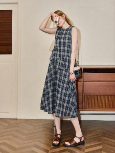 KUHNMARVIN | Đầm Không T Tay Voan Xếp Ly Họa Tiết Caro Từ Cotton Sạch Cho Mùa Hè Và Triển Lãm