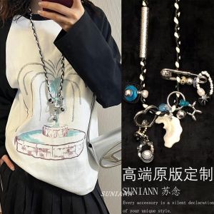 Retro Red Heart Necklace Accessory for Women High-End Feelings Sweater Chain Fashion Jewelry Alloy Material Hip Hop Style