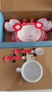 ชุดชามเด็กพร้อมส่งในไทย จานข้าวลายการ์ตูน ชุดจานข้าวเด็ก อุปกรณ์ทานอาหารเด็ก พร้อมช้อนทานข้าว เหมาะสำหรับเด็กเล็ก 1 เซ็ต/5ชิ้น