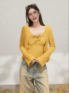 THROUS | Bộ Áo Cardigan Dáng Ôm Tay Chuông Vai Trễ Có Nút Đính Trước cho Mùa Xuân