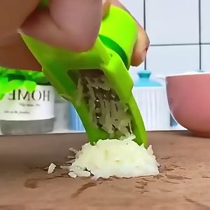 Manual Garlic Grinder Ginger Garlic Hand Press Chopper Shredder Food Easy And Fast Grinder Kitchen Tools Manual Garlic Chopper