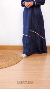 Pakaian Muslimah Elegan: Gamis Wanita & Desain Nyaman