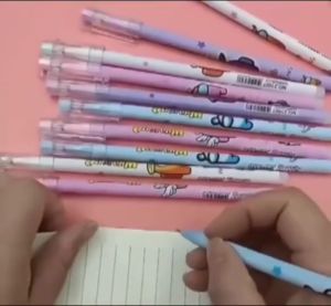 (READY STOCK) Capybara 0.5mm Black Erasable Gel Pen Stationary Kid Birthday Present Gift卡皮巴拉黑色中性笔0.5毫米文具gel pen