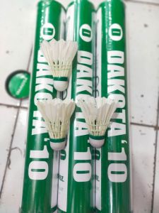 KOK BULUTANGKIS KOK BADMINTON SHUTTLECOCK DAKOTA HIJAU 1 TABUNG 12 PCS