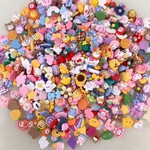 สติกเกอร์เรซิ่นตัวการ์ตูน 3D สุ่มลายไม่ซ้ำ มีกาวสองหน้า อุปกรณ์ DIY กระติกน้ำ แก้วน้ำ เคสมือถือ กระปุกออมสิน ของใช้ต่างๆ