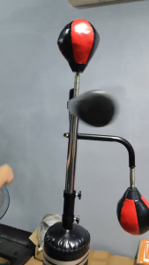 แท่นฝึกซ้อมชกมวยตั้งยึดพื้น หนังแท้ PU พร้อมเป้าเล็ก 2 เป้าหมุน 1 ปรับสูงต่ำ พร้อมส่งในไทย