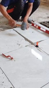 Alat Perata Nat Keramik Pin-T / Tile Leveler / Nat Spacer