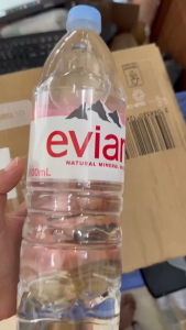 1 thùng (12 chai) Nước khoáng evian không có ga chai nhựa 15l /1 chai nhập khẩu Pháp