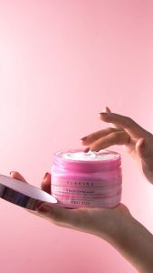 SLAVINA Organic Rice Body Scrub First Kiss | scrub badan untuk menghilangkan bekas luka