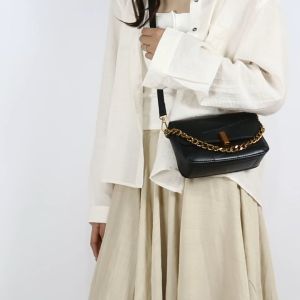 Tas Selempang atau Sling Bag Wanita Import Model Terbaru CPB 3821