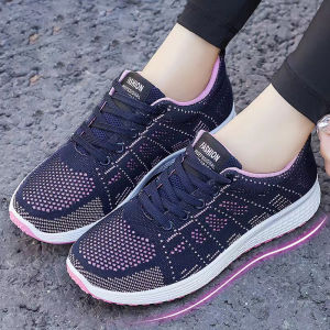 รองเท้าผ้าใบลำลองสำหรับผู้หญิง รองเท้าผ้าใบส้นแบนแบบสวมสบายระบายอากาศได้ดี ทรงหัวมน พื้นยาง รองเท้าผ้าใบแฟชั่นฤดูใบไม้ผลิ 2024