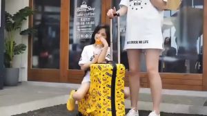 Multifunctional Trolley Case/Little Yellow Duck Fashionable Trendy Suitcase/Children Can Sit 22-Inch Suitcase Case