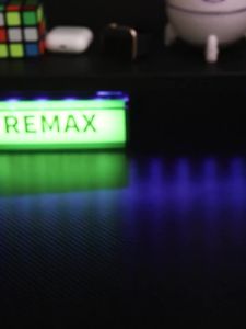 Pro Wireless Lavalier Microphone Long-Lasting Battery Noise Canceling for iPhone Video Recording Vlogging Live Streaming