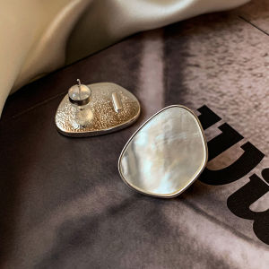 CAFFTI | Elegant Natural White Mother-of-Pearl Irregular Silver Ear Pins female