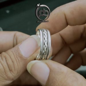 Cincin Pria Perak Asli Silver 925 Motif Putar Salvatore