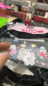 ซองกันน้ำ ลายสุดน่ารัก ช่องขนาดใหญ่ คาดอก/คาดเอว กระเป๋าเล่นสงกรานต์ถุงเก็บของ กระเป๋าใส่โทรศัพท์สีใส เหมาะสําหรับเล่นน้ำสงกรานต์