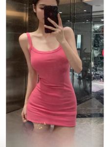 ชุดเดรสสีชมพูเซ็กซี่ทรงเข้ารูปสำหรับผู้หญิงในช่วงฤดูร้อน กระโปรงสั้นเอวสูง แขนกุด คอวี ทรงเข้ารูป ชุดเดรสสั้น