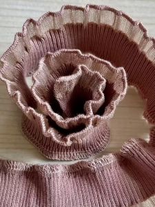 Handmade DIY Spring and Autumn Sweater: Lotus Leaf Neckline & Knitwear Stitching Decorations