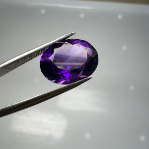 37156-ĐÁ THẠCH ANH TÍM ( THIÊN NHIÊN ) HÌNH CẮT OVAN.