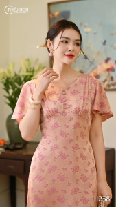 Đầm thiết kế thanh lịch sang trọng với chất liệu Gấm hoa cao cấp có độ bóng vừa phải không quá lấp lánh DD4L1238 Thương hiệu Thiều Hoa