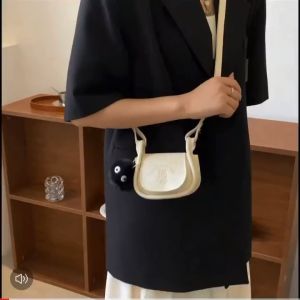 ระเป๋าสะพายข้างแฟชั่น สำหรับผู้หญิง กระเป๋าจิ๋ว สะพายข้าง เป้าหมายกับน่ารัก หนังPU