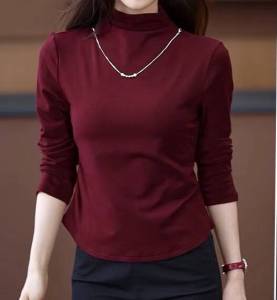 สลิมฟิต เสื้อยืดแขนยาว ผู้หญิง ชั้นฐานสีแดง ฤดูใบไม้ร่วง หลากหลาย ทันสมัย มีสไตล์ พร้อมสร้อยคอ เสื้อท่อนบน โพลีเอสเตอร์ ไฟเบอร์