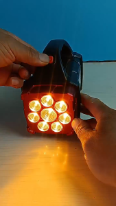 Rechargeable Flashlight Camping Light Multifunctional Portable Light with Solar Charger for Outdoor Hiking or Indoor Outages多功能手电