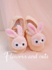 Childrens Ballet Dance Shoes Soft Bottom Rabbit Shape Body Stereo Practice Dancing Shoes Girls Tie Strap Ballet Flats