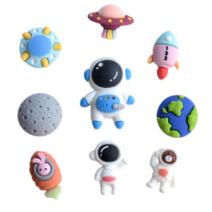 น่ารักนักบินอวกาศยานอวกาศรองเท้าอุปกรณ์เสริมหัวเข็มขัดสําหรับ DIY ตกแต่งผู้ใหญ่และเด็ก Crocs Star Design