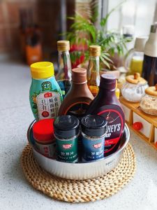 304 Stainless Steel 360 Degree Rotating round Spice Rack Kitchen Countertop Storage Organizer for Oil Salt Soy Sauce Vinegar