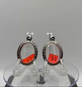 No.(97 หนา/บาง) ตลับพระ กรอบพระสแตนเลสลายไทย ล็อกเก็ต เหรียญวงรี/เนื้อว่าน ขนาดวงใน 2.2*2.7 ซม. ขนาดที่ใส่สวย 1.9*2.4 ซม.