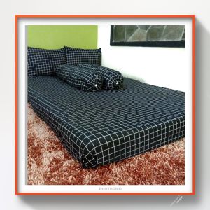 Sprei Motif Kotak Hitam Aesthetic 90x200 120x200 160x200 180x200 200x200