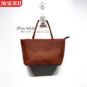 Trendy 2021 Din Yi Woven Leather Shoulder Bag Large Capacity Cool Handbag Womens Handbag Fashionable Basket Weave Design