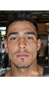 [ฟรีถุงเท้าข้อสั้น]ตะกร้อพลาสติกเหลืองเขียว รุ่นประหยัด คุ้มค่าสำหรับพ่อแม่ แถม 1สีขาวกันเจ็บข้อเท้า