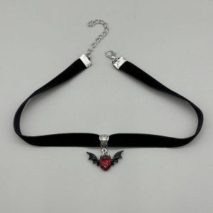 Gothic Dark Wings Red Heart Pendant Choker Velvet Necklace for Women Clavicle Chain Necklaces Party Halloween Punk Jewelry