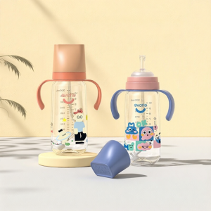 Chai Nước Chống Hóc Bền Cho Bé Trên 1 Tuổi