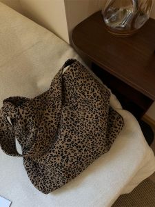 In Addition Large Capacity Leopard-Print Shoulder Bag Female Matching Item Retro Europe and America Tote Elegant Work Clothing Underarm Bag