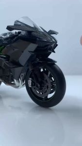 Mô hình xe Kawasaki Ninja H2 & H2R tỉ lệ 1:9 HUA YI có đèn âm thanh