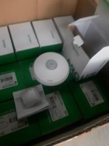 Cảm biến hồng ngoại SAE-UE-MS-CSAWE Schneider cảm biến chuyển động SAE_UE_MS_CSAWE