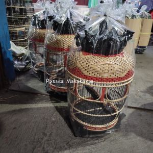 SANGKAR BURUNG MAHKOTA MERAK RAJUT SINTETIS MATARAM KANDANG BURUNG PERKUTUT TERBAIK MURAH BERKUALITAS - WARNA MERAH